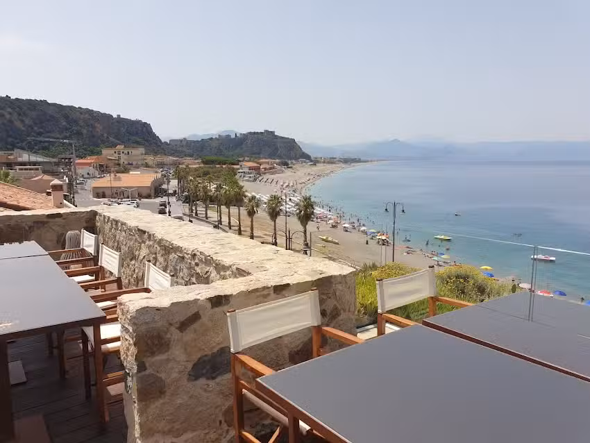 Ngonia Bay Hotel Restaurant