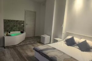 Orange boutique rooms