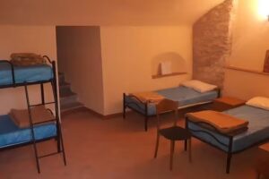 Ostello Parrocchiale Antonio Mazzi Ad Avenza-Massa