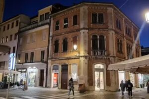 PALAZZO ALTINATE – NOTE DI PIANO