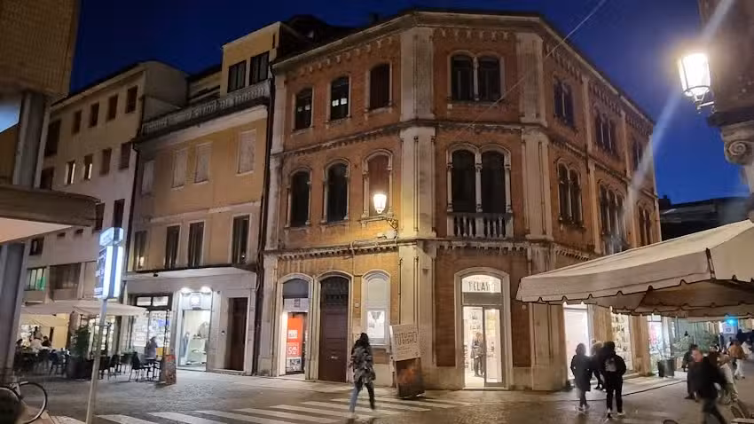 PALAZZO ALTINATE – NOTE DI PIANO