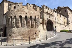 Palazzo Boscareto – suites di charme in centro storico – garage moto, box bici