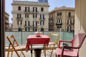 Palermo Hostel – Affitto in centro – I travel to meet new friends new loves – age limit 18-40