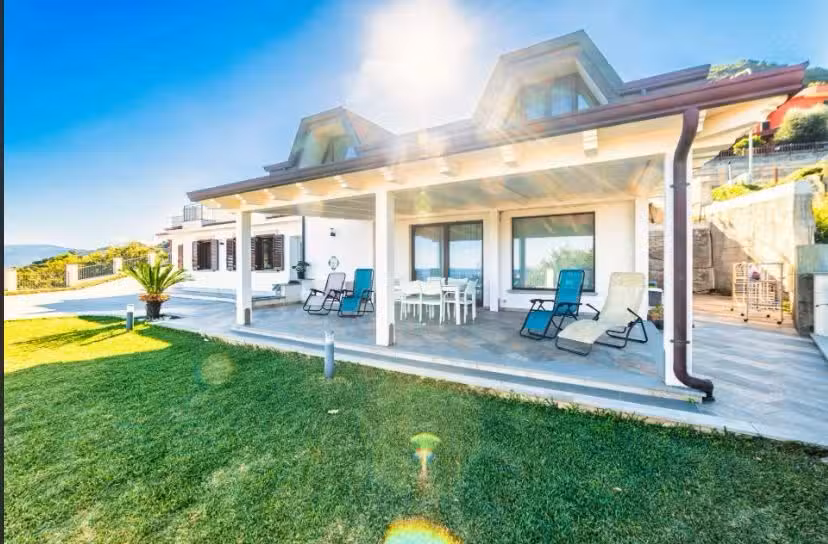 Panoramic Villa Overlooking The Aeolian Islands
