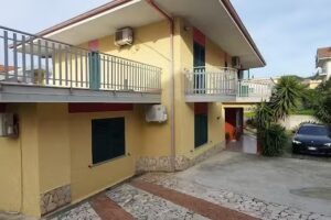 Paradiso Di Strangis B.S. E C. Sas