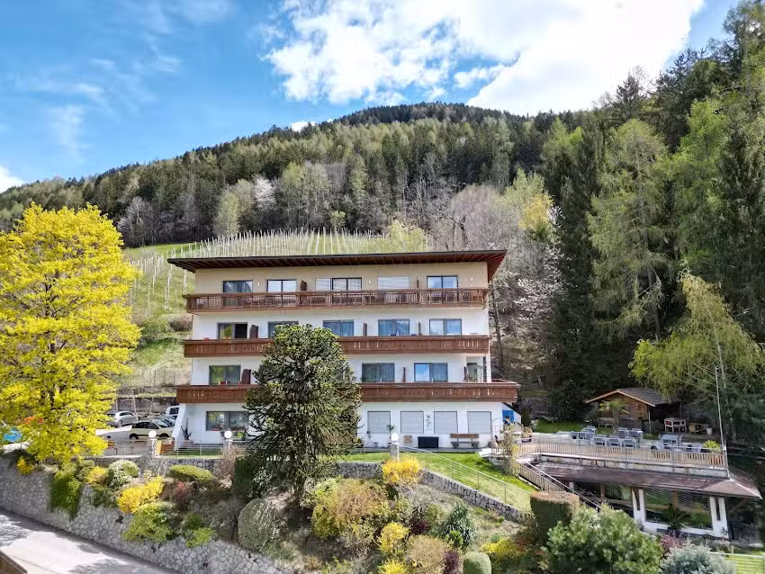 Pension Hahnenkamm Schenna