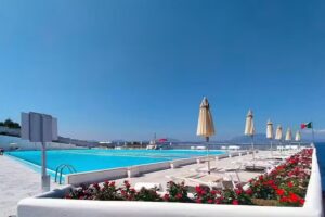 Perla del Golfo Resort