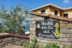 Perla del Levante Hostel