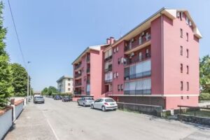 PICCOLO PARADISO , ATTICO , intero appartamento .