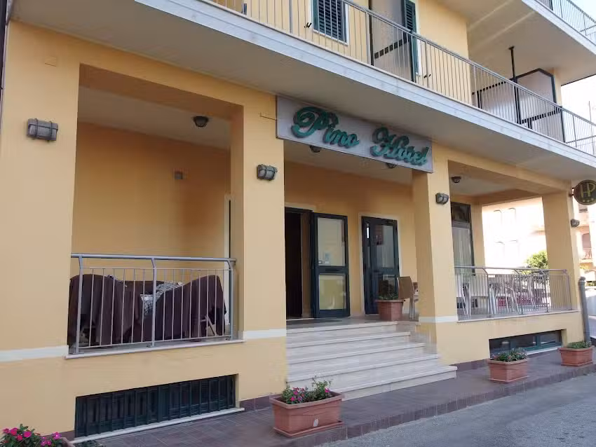 Pino Hotel