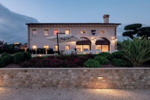 Progress Country & Wine House