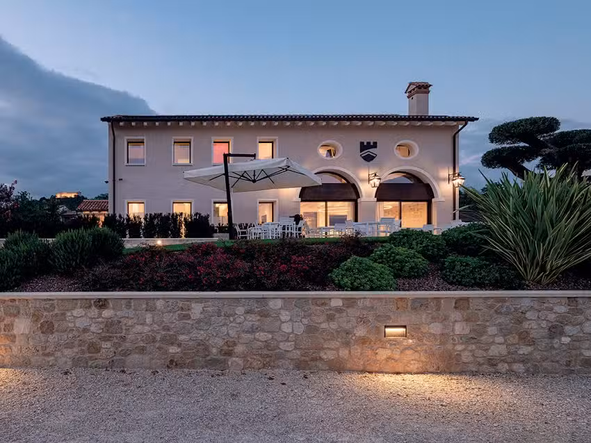 Progress Country & Wine House