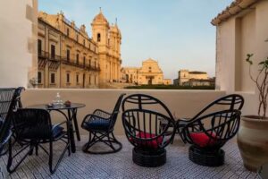 Q92 Noto Hotel