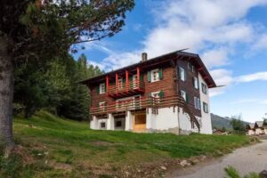 QC House – Historical Cottage