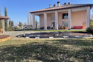 Red Wine Country House