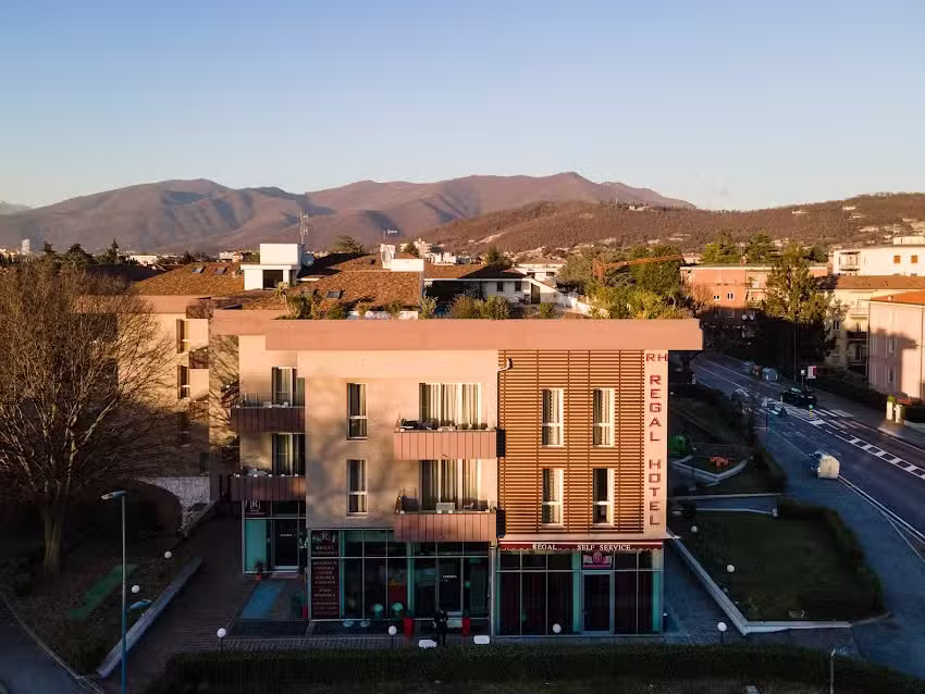 Regal Hotel & Apartments