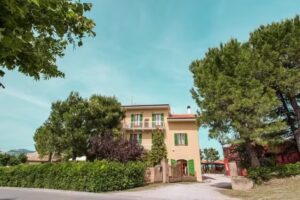 Relais Cocci Grifoni – Wine Cellar Family Suites