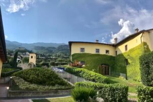 Relais Palazzo Lodron, Nogaredo (Trento, exit Rovereto Nord)