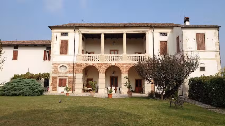 Relais Villa Gozzi B&B