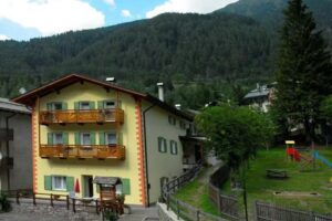 Residence Casa al Sole – APPARTAMENTI per VACANZE in Val di Sole vicino alle TERME DI PEIO – Dolomiti del Trentino