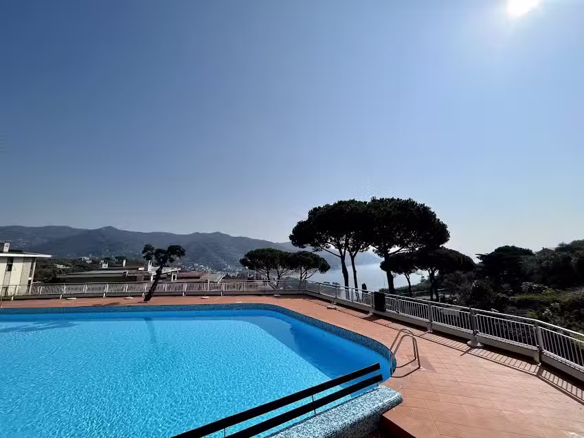 Residence “Delfino” Con Piscina E Campo Da Tennis
