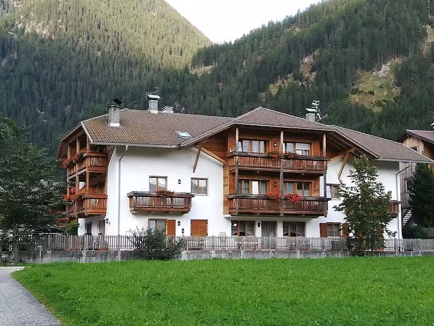 Restaurant & Bar – Kahnwirt