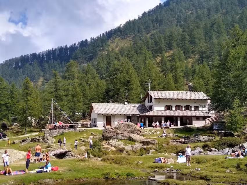 Rifugio Barbara Lowrie