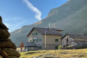 Rifugio Chiavenna, Dog-friendly hut