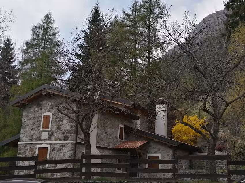Rifugio Croce di Marone