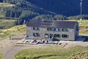 RIFUGIO DUCA DEGLI ABRUZZI LAGO SCAFFAIOLO