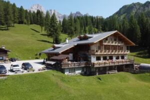 Rifugio Flora Alpina
