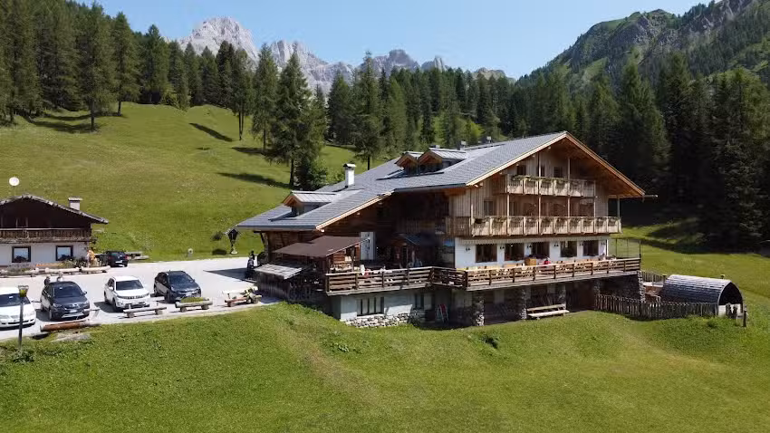 Rifugio Flora Alpina