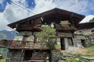 Rifugio Guide Frachey