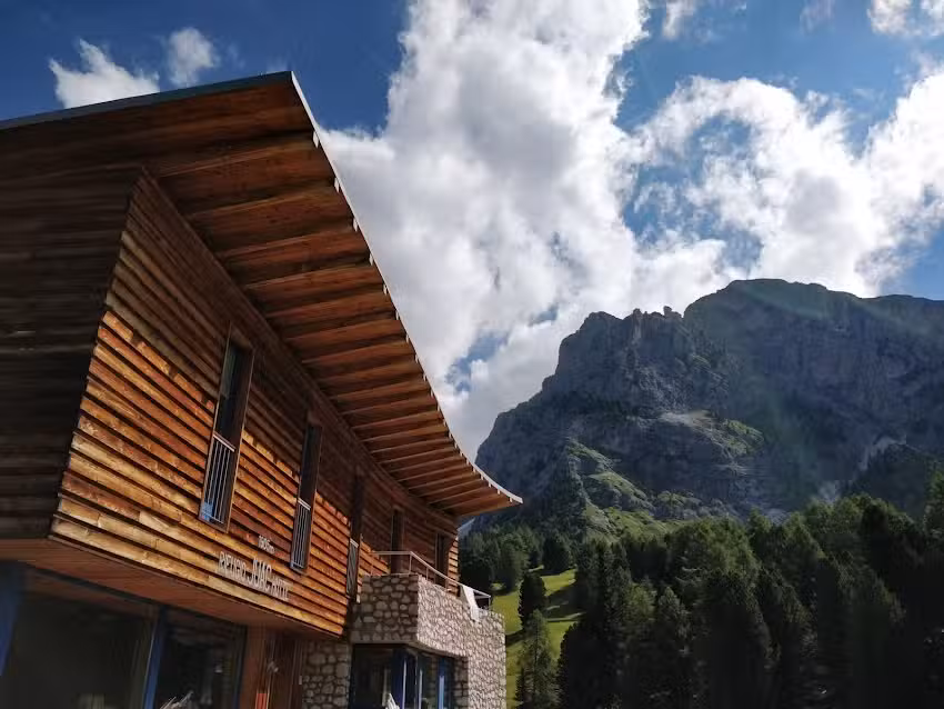 Rifugio Juac hütte