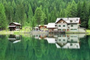 Rifugio Lago Nambino