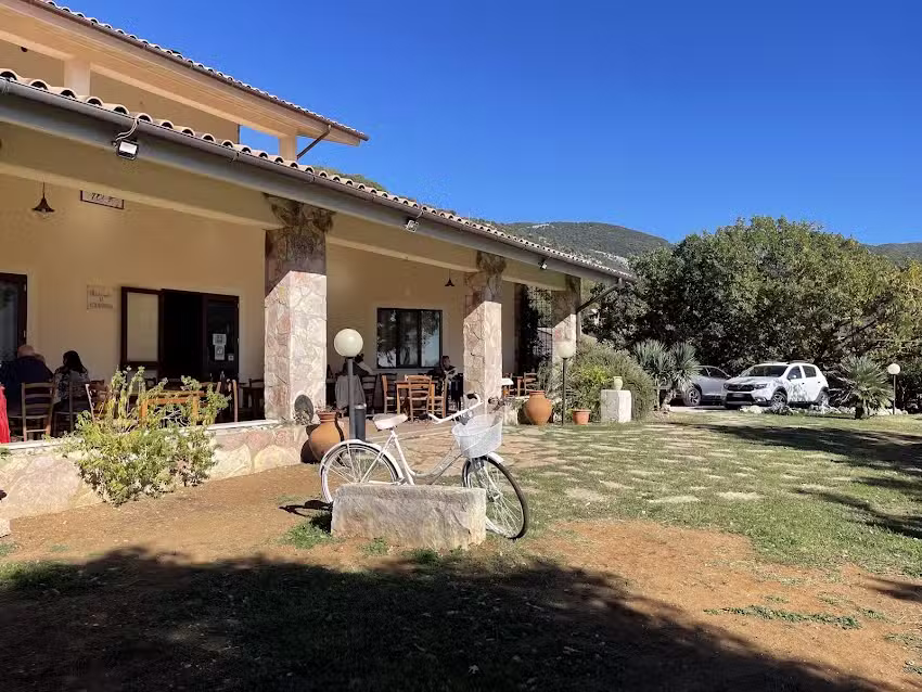 Ristorante pizzeria – La Foresteria (anche camere)