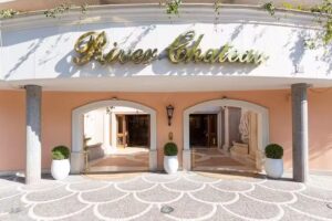 River Chateau Hotel