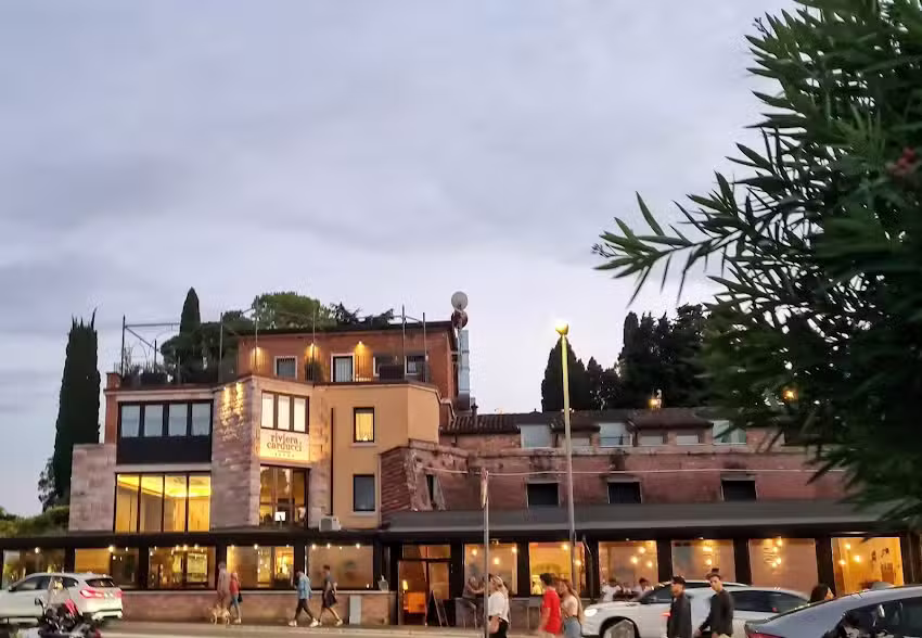 RIVIERA CARDUCCI ROOMS