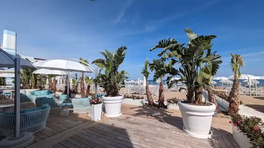 Riviera Resort Hotel