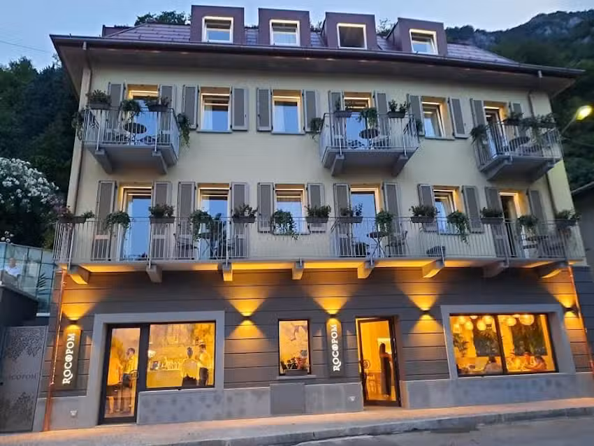 Rocopom Luxury Suites hotel vista lago