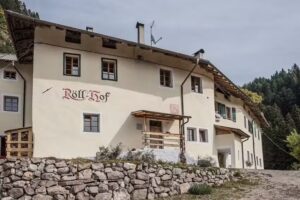 Röllhof sopra Salorno (Cauria) 1200 m slm