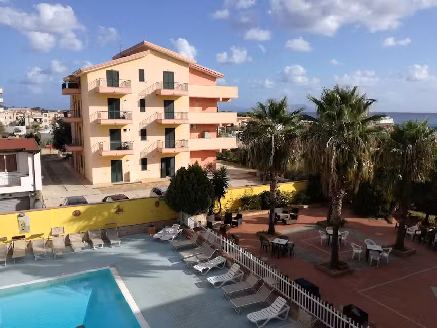 Saint George Hotel Club