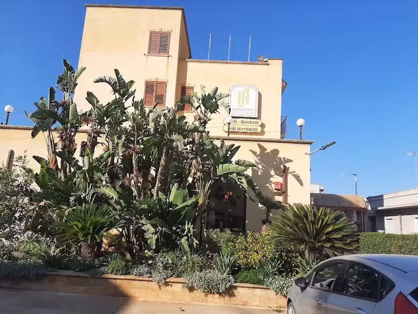 Sammartano Hotels