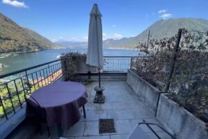 Silver Lake Residence