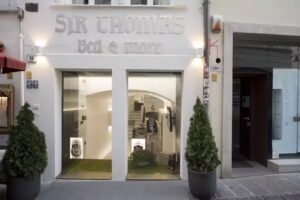 Sir Thomas Bed & More