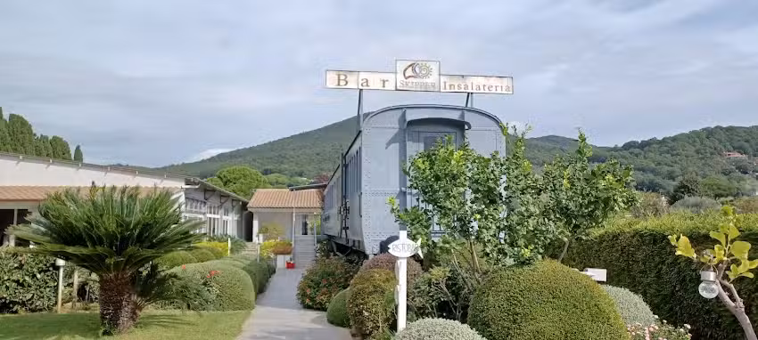 Skipper White Guest House