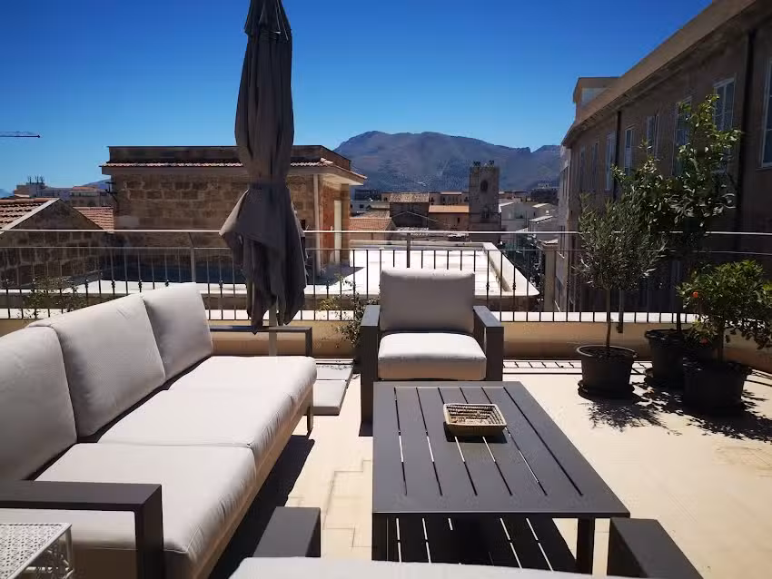 Sopra Moltivolti Guest House