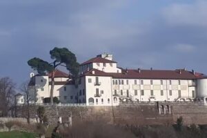 Sotto il castello di Masino