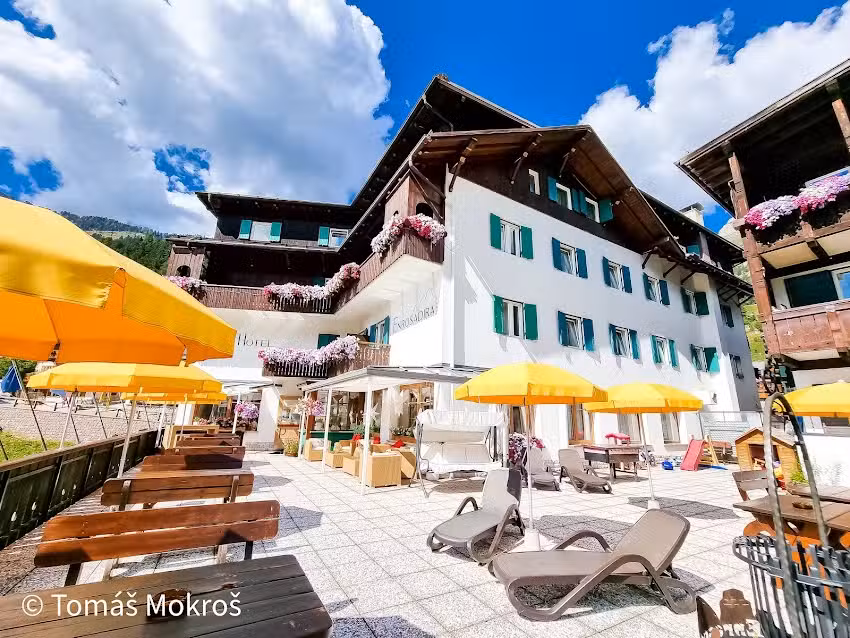 Sport Hotel Enrosadira