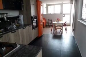 Stanza privata attico condiviso luminoso ed accogliente